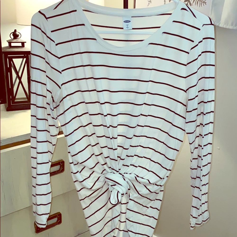 Black and white long sleeve